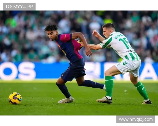 巴黎圣日耳曼内忧外患持续，战术失衡与更衣室矛盾对赛季稳定性面临考验