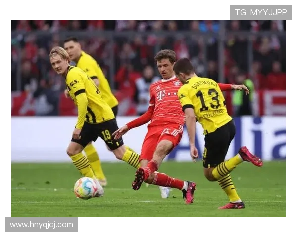 拜仁慕尼黑控制力下滑，中场与防线脱节问题逐步反映在比赛表现中